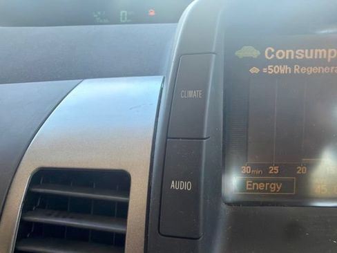 Used 2005 Toyota Prius w/ Pkg 4 FWD image 26
