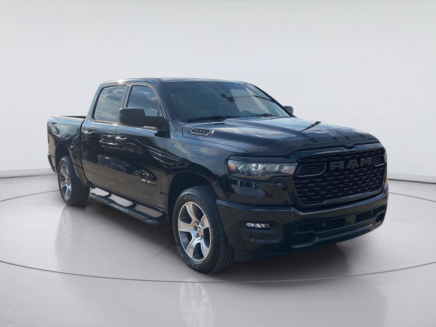Used 2026 RAM 1500 Express RWD image 7