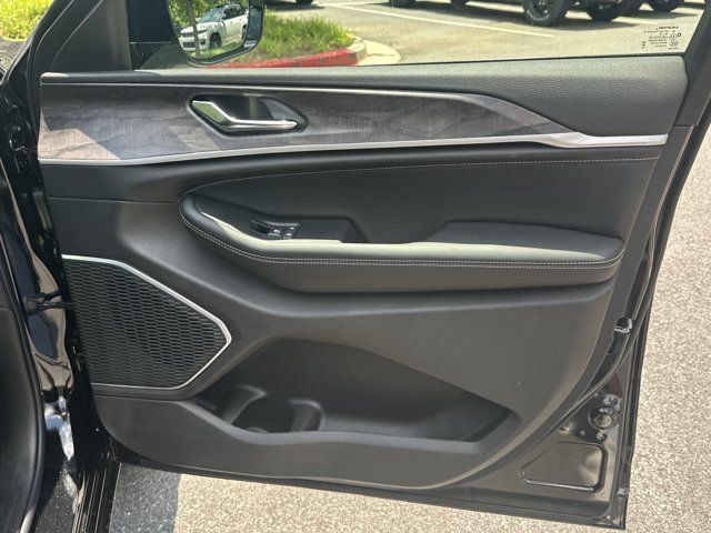 New 2026 Jeep Grand Cherokee Limited AWD/4WD image 14
