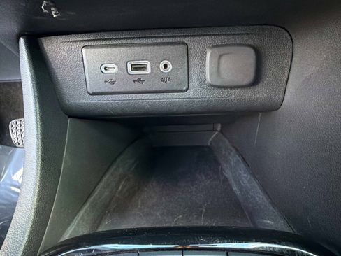 Used 2023 Buick Encore GX Select w/ Sport Touring Package image 24