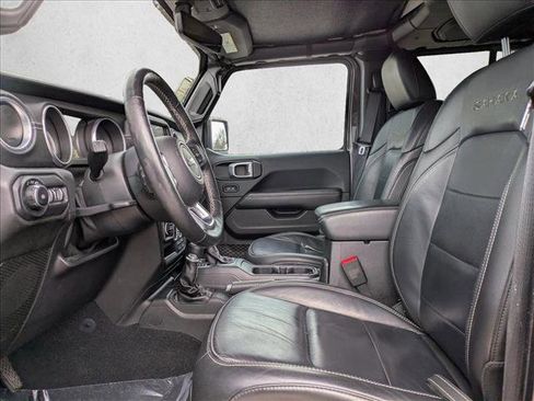 Used 2018 Jeep Wrangler Unlimited Sahara image 10