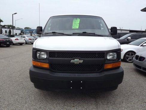 Used 2017 Chevrolet Express 2500 RWD image 8