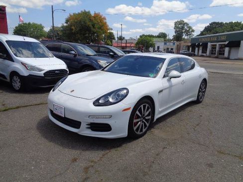 Used 2015 Porsche Panamera 4S Executive image 2