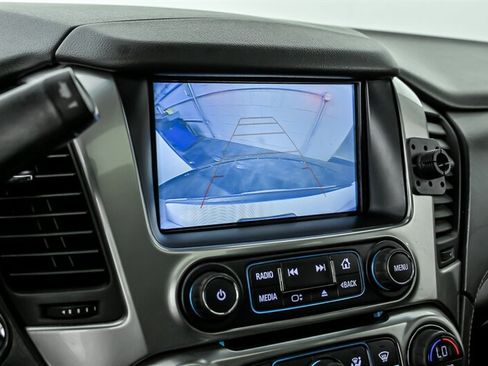 Used 2018 Chevrolet Suburban Premier AWD/4WD image 25