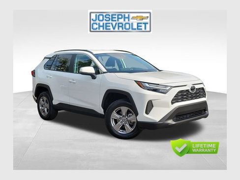 Used 2025 Toyota RAV4 XLE FWD image 1