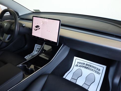 Used 2018 Tesla Model 3 Mid Range RWD image 31