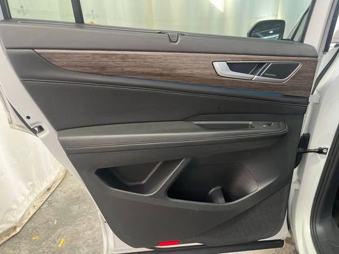 Certified 2024 Volkswagen Atlas SEL Premium R-Line AWD/4WD image 23