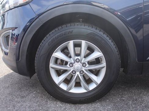 Used 2016 Kia Sorento LX image 35