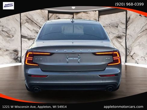 Used 2019 Volvo S60 T5 Momentum w/ Premium Package image 8