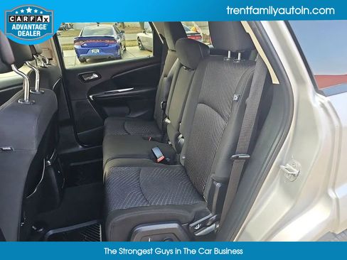Used 2014 Dodge Journey SE w/ Flexible Seating Group image 32