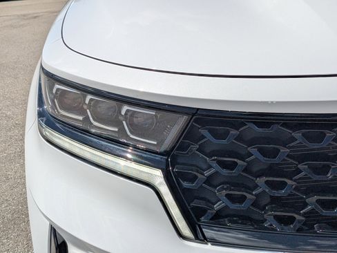 Certified 2023 Kia Sorento SX image 10