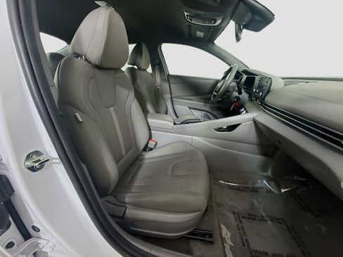Used 2024 Hyundai Elantra SE FWD image 28