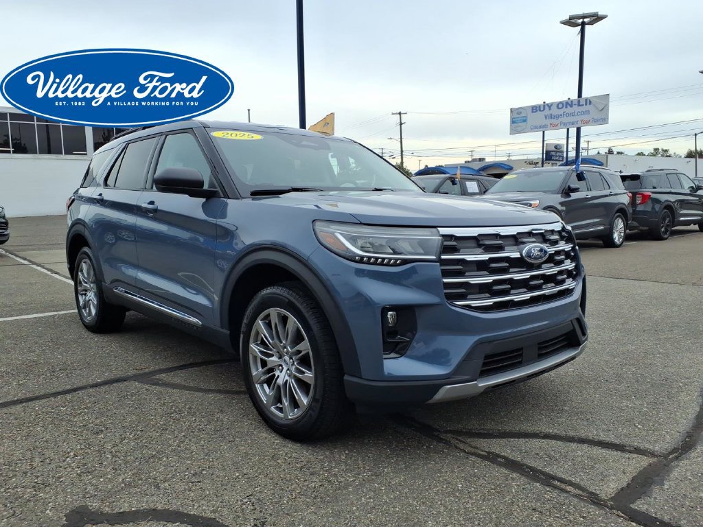 Certified 2025 Ford Explorer Active w/ Active Comfort Package AWD/4WD image 4