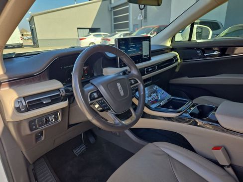 Used 2022 Lincoln Nautilus Reserve image 2