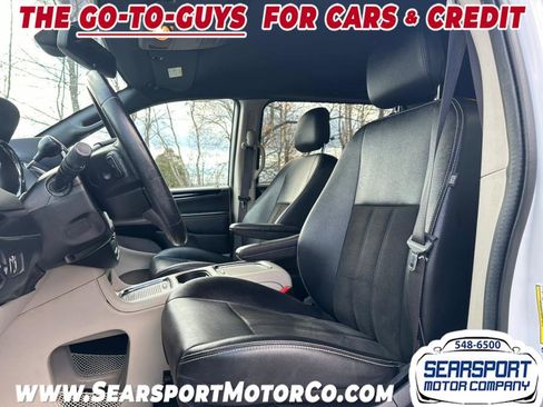 Used 2019 Dodge Grand Caravan SXT image 7