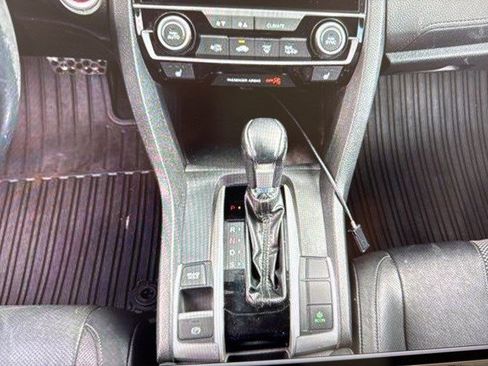 Used 2020 Honda Civic Touring image 7