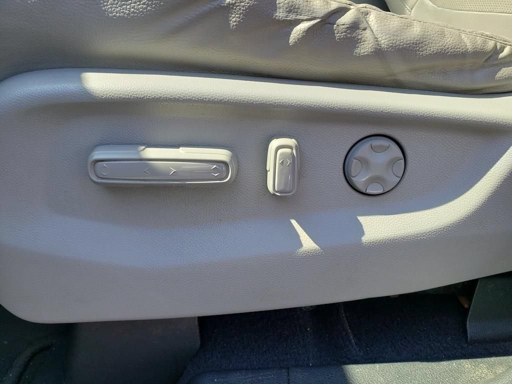 Used 2018 Honda Odyssey Elite image 17
