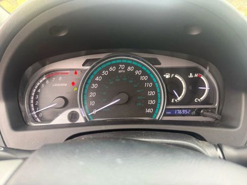 Used 2013 Toyota Venza XLE image 16