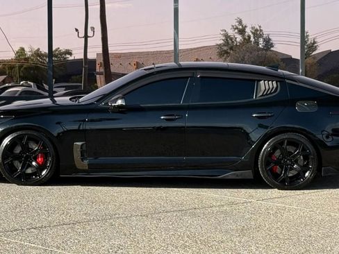 Used 2020 Kia Stinger GT1 RWD image 4