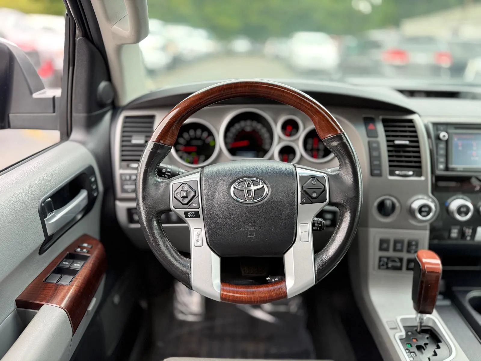 Used 2017 Toyota Sequoia Platinum AWD/4WD image 18