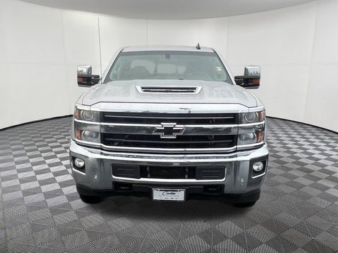 Used 2018 Chevrolet Silverado 3500 LTZ image 2