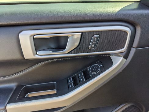 Certified 2022 Ford Explorer XLT w/ Equipment Group 202A image 22