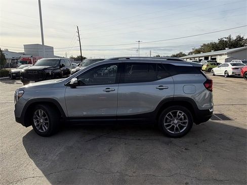 Used 2023 GMC Terrain SLT image 7