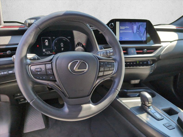 Used 2025 Lexus UX 300h FWD image 18