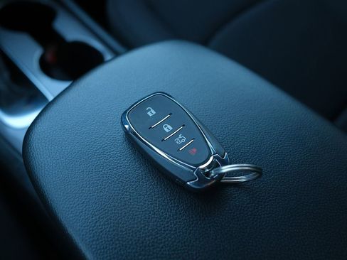 Used 2022 Chevrolet Malibu LS image 9