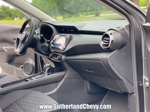 Used 2022 Nissan Kicks SV FWD image 16