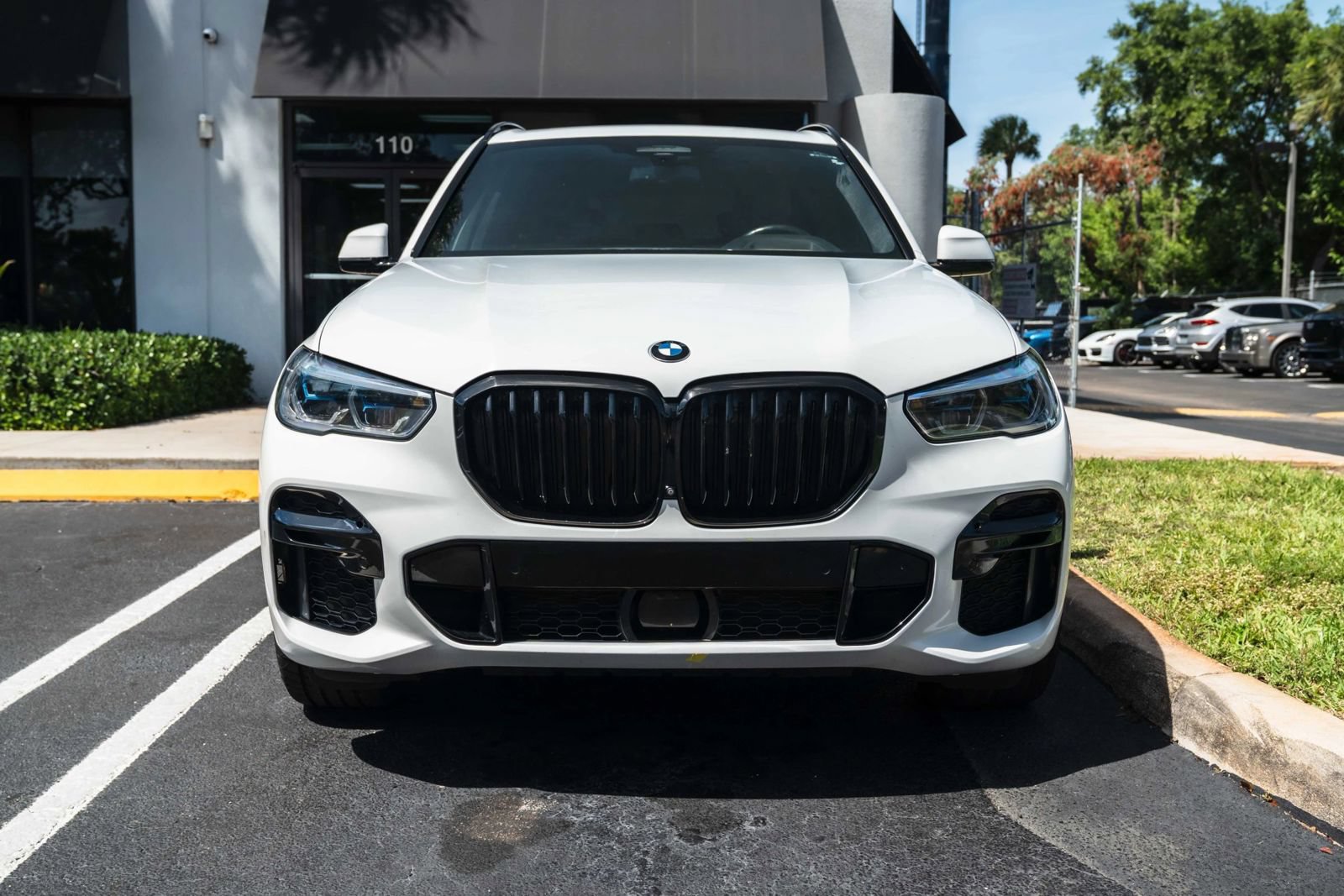 Used 2022 BMW X5 M50i w/ Executive Package AWD/4WD image 2