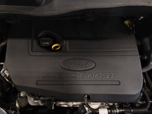 Used 2017 Ford Escape SE image 30