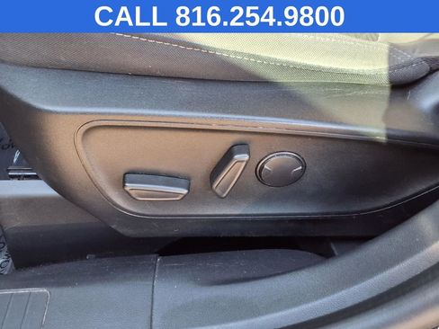 Used 2022 Ford Escape SE w/ SE Sport Appearance Package AWD/4WD image 32