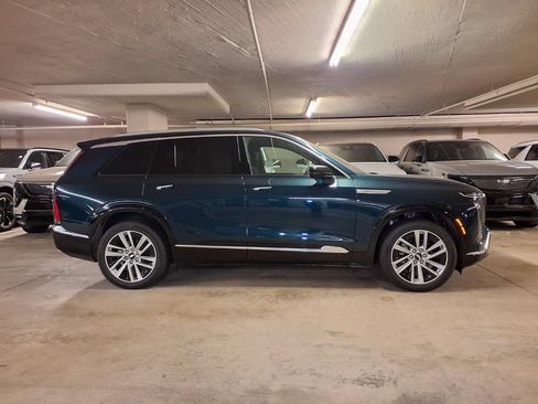 New 2027 Cadillac Vistiq Luxury AWD/4WD image 4