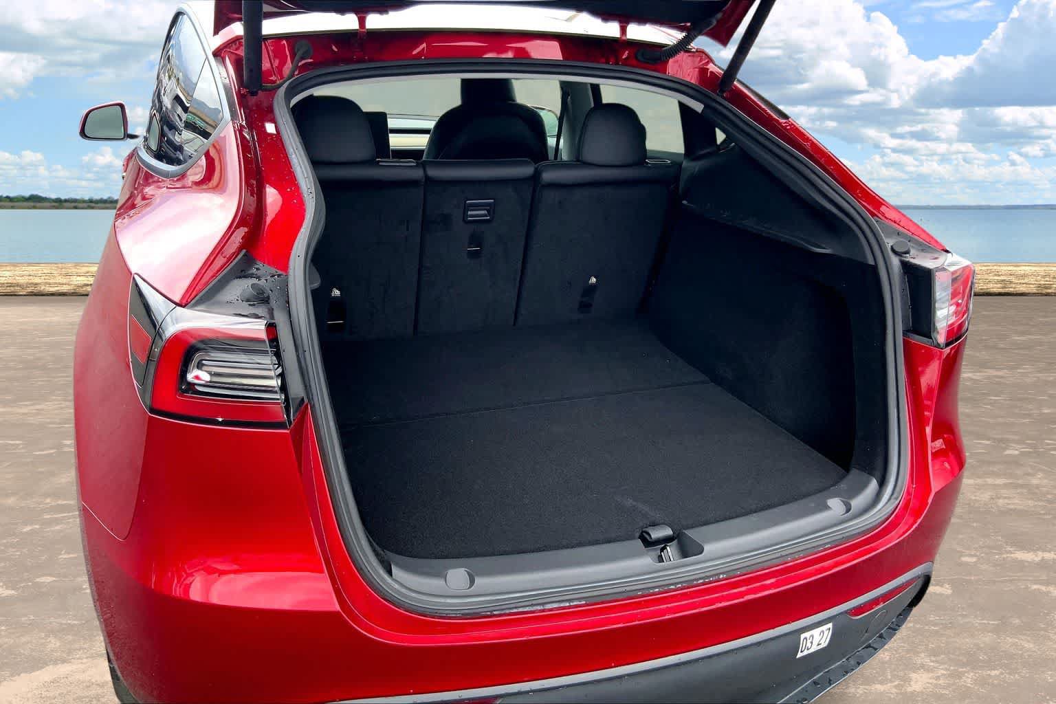 Used 2024 Tesla Model Y Long Range AWD/4WD image 17