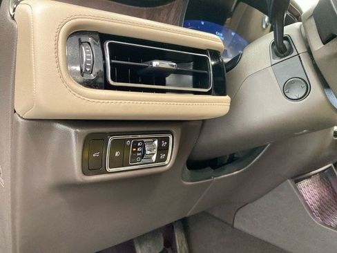 Used 2023 Lincoln Aviator Reserve w/ Equipment Group 201A AWD/4WD image 17