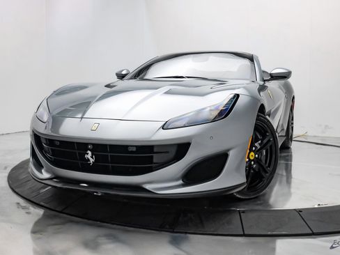 Used 2019 Ferrari Portofino image 4