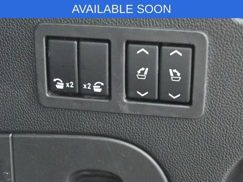 Used 2018 Chevrolet Suburban Premier AWD/4WD image 37