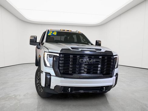 Used 2024 GMC Sierra 2500 Denali Ultimate AWD/4WD image 5