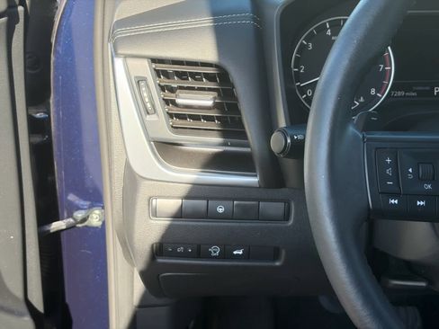 Certified 2024 Nissan Rogue SV w/ SV Premium Package image 16