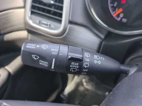 Used 2021 Jeep Grand Cherokee Laredo X image 28