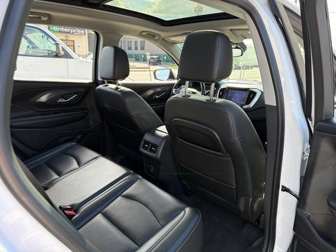 Used 2023 GMC Terrain SLT AWD/4WD image 21