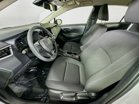 Used 2025 Toyota Corolla LE FWD image 26