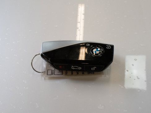 Certified 2023 BMW 760i xDrive w/ Luxury Rear Seating Package image 27