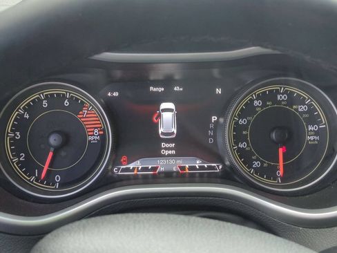 Used 2016 Jeep Cherokee Trailhawk AWD/4WD image 17
