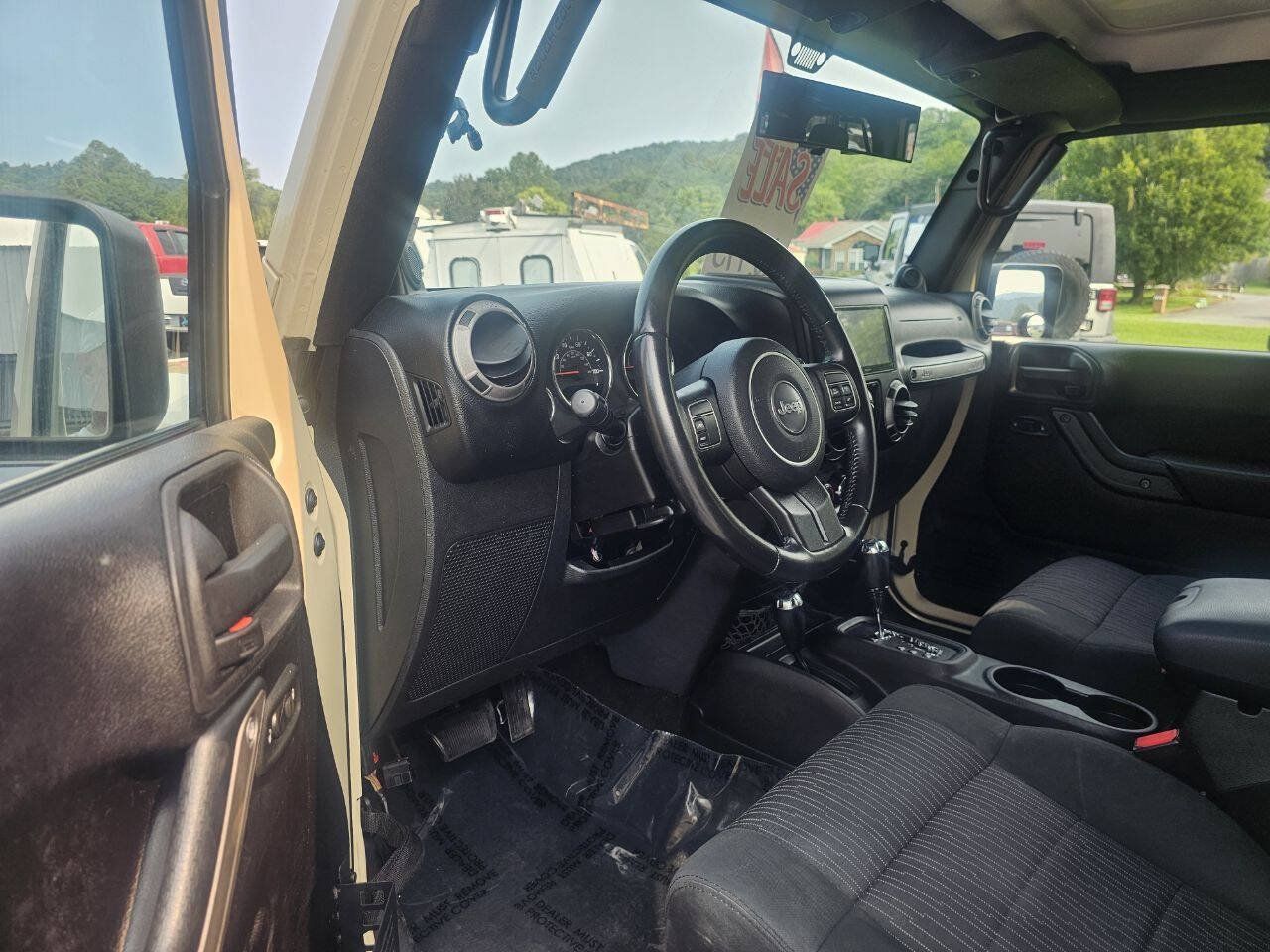 Used 2012 Jeep Wrangler Unlimited Sport AWD/4WD image 8