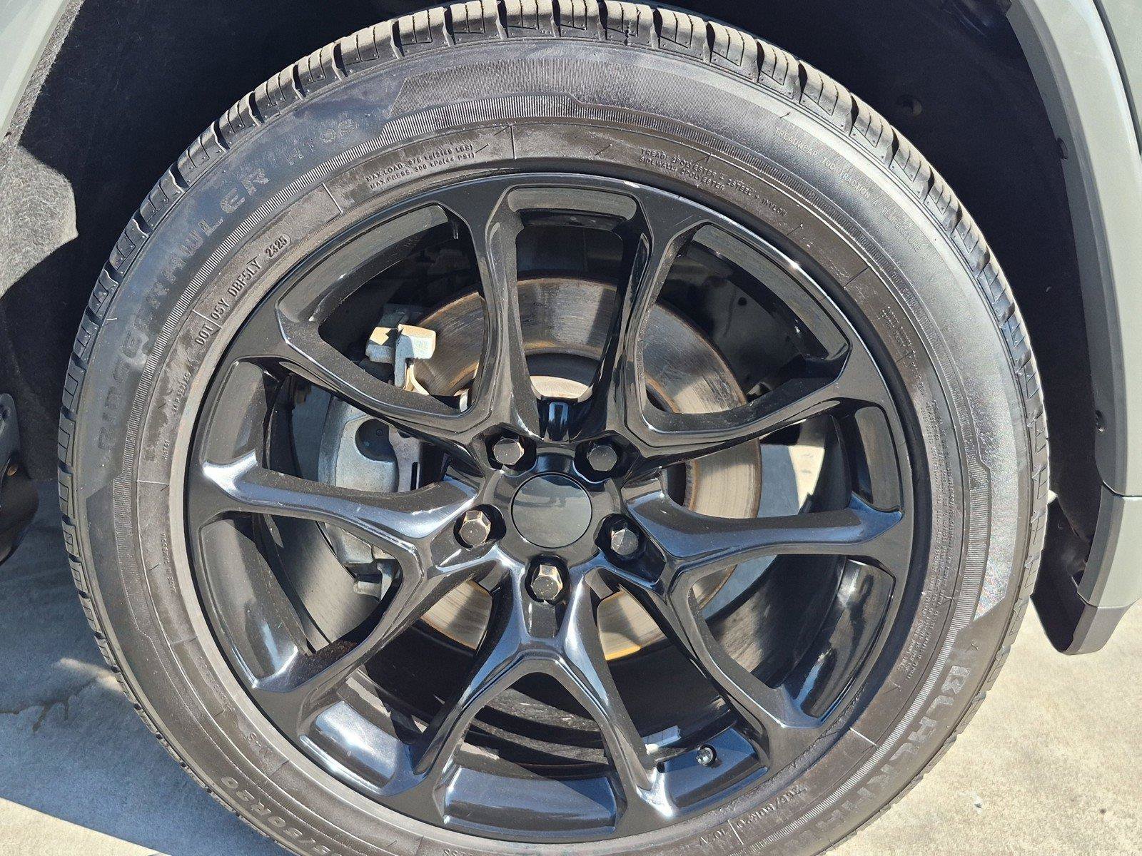Used 2022 Jeep Grand Cherokee Laredo X RWD image 12