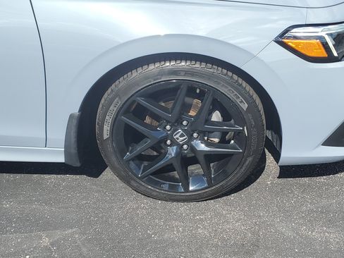 Used 2023 Honda Civic Sport image 5