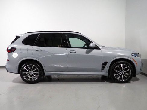 Used 2026 BMW X5 sDrive40i w/ M Sport Package RWD image 5