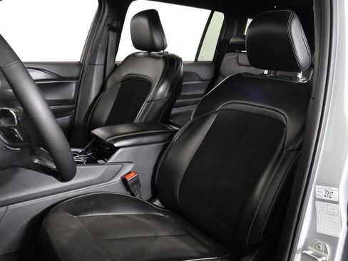 Used 2023 Jeep Grand Cherokee L Laredo image 29